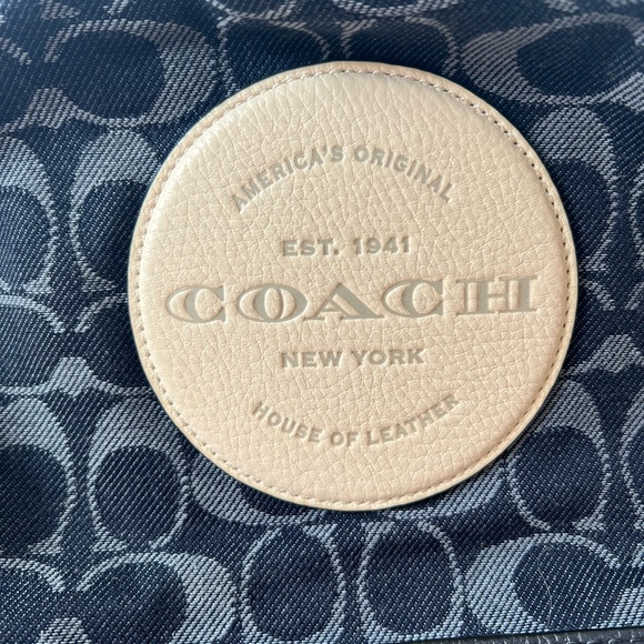 Coach Dempsey Drawstring Bucket Bag In Signature Denim - Picture 2 of 6
